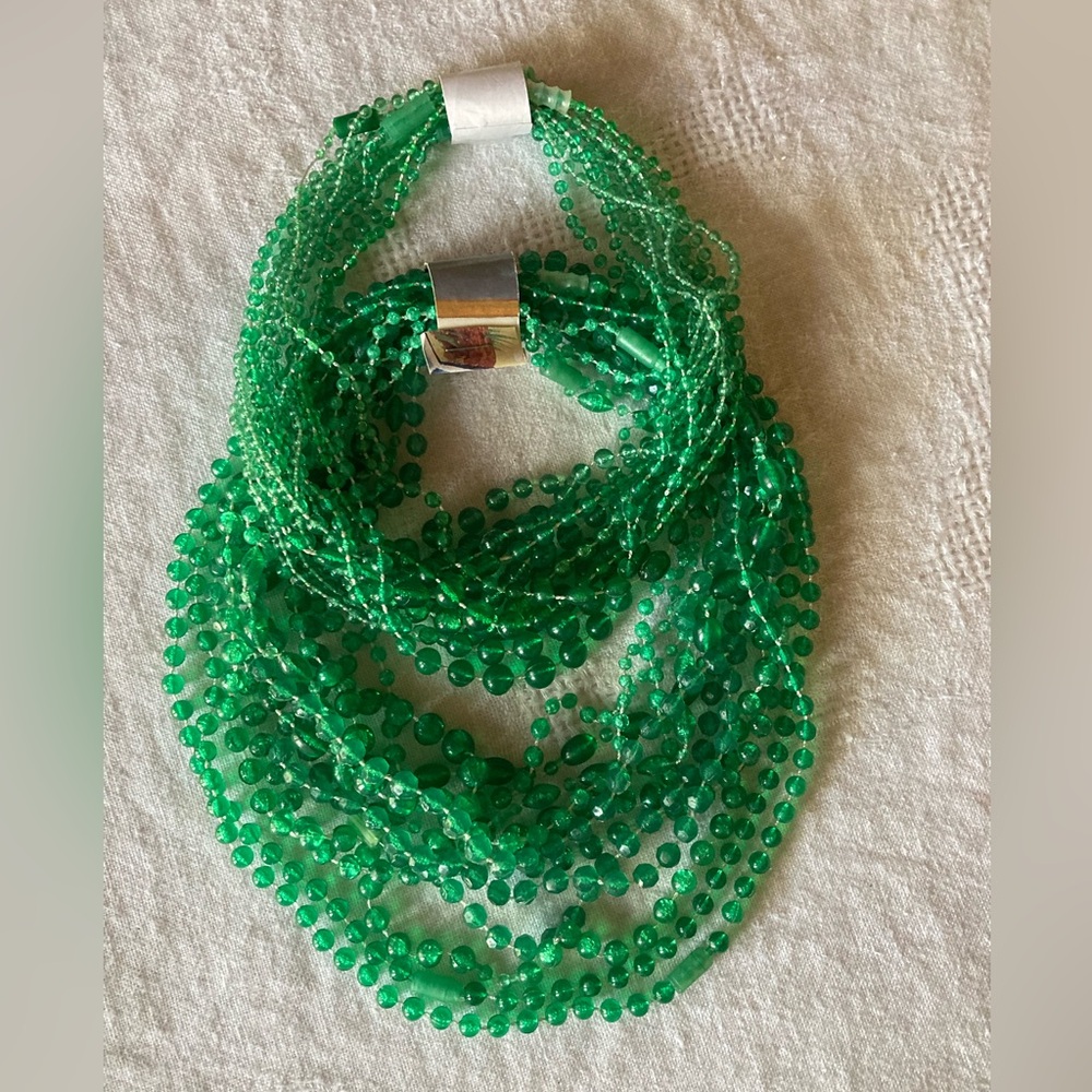 Vintage Mardi Gras Throw Beads Green Lot of 24 - Picture 2 of 4